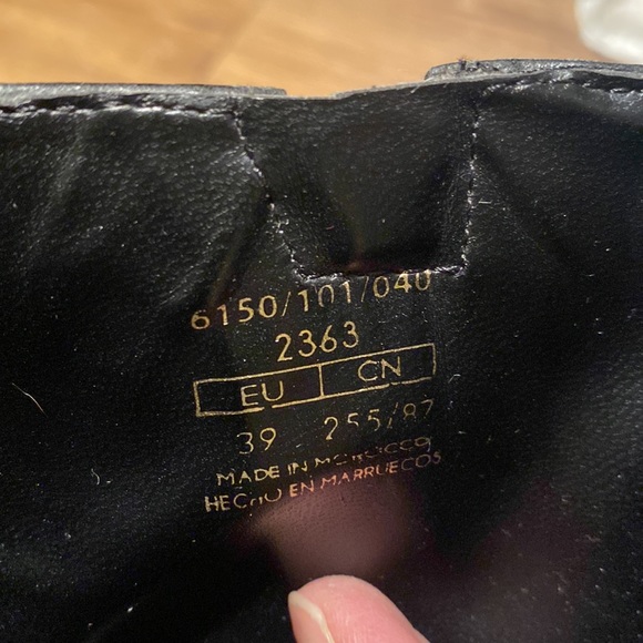 ZARA basic collection combat boots w zippers size 39 - never worn outside - Picture 4 of 14